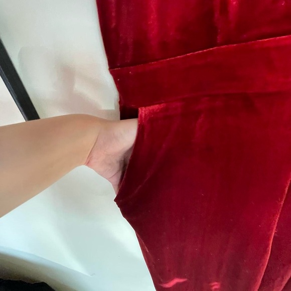 New with tags forever 21 plus red velvet jumpsuit - Picture 3 of 5